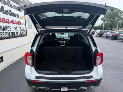 Used 2020 Ford Explorer XLT w/ Equipment Group 202A AWD/4WD image 29