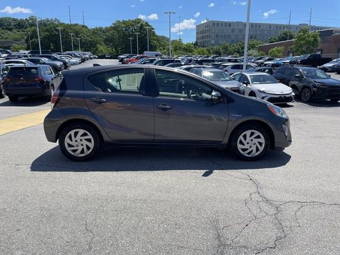 Used 2015 Toyota Prius C One FWD image 7