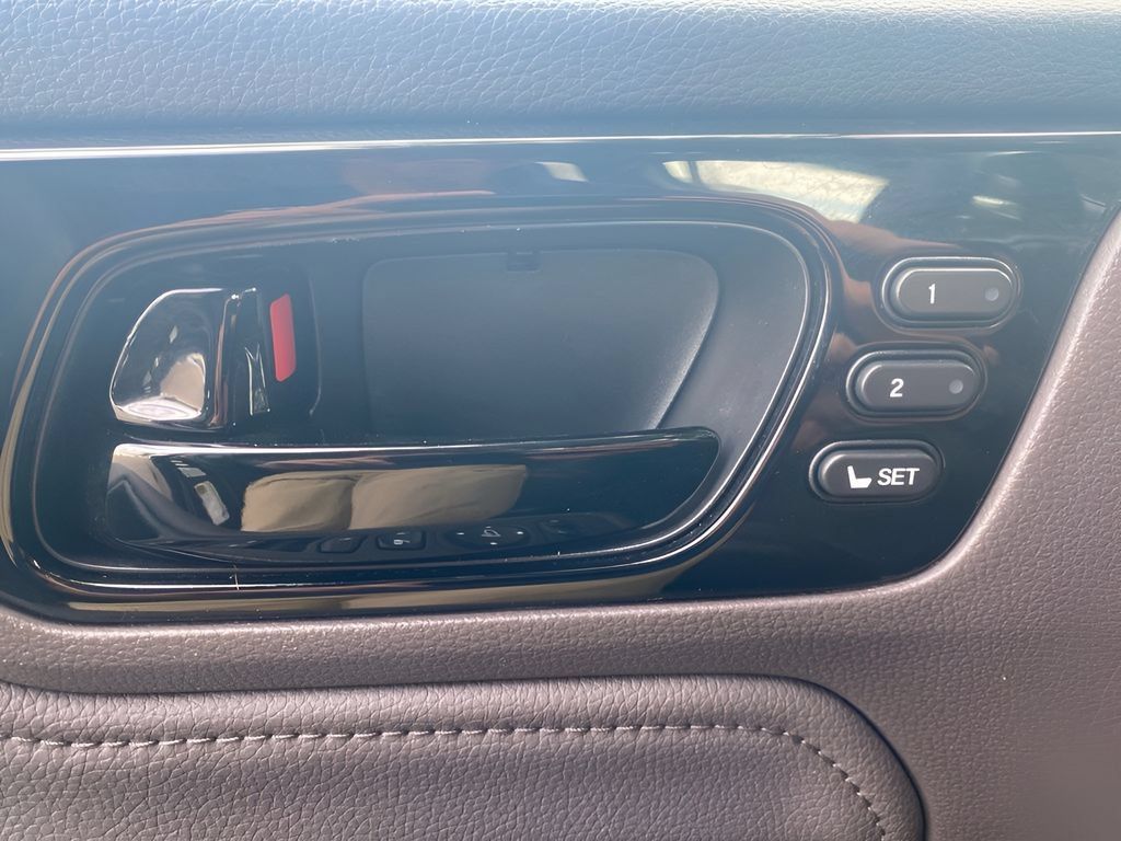 Used 2019 Honda Odyssey Elite image 11
