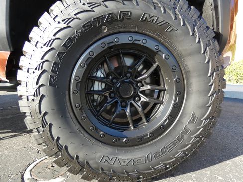 Used 2025 Toyota Tacoma TRD Off-Road image 26