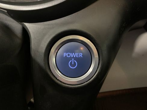 Used 2022 Toyota Sienna XLE image 13