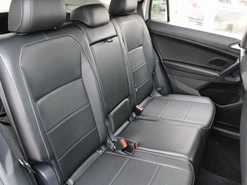 Certified 2020 Volkswagen Tiguan SE w/ Panoramic Sunroof Package image 26