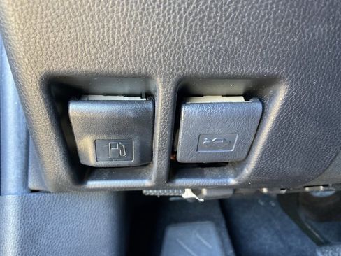 Used 2021 Toyota RAV4 LE image 43