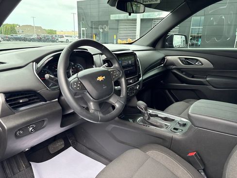 Used 2023 Chevrolet Traverse LT FWD image 16