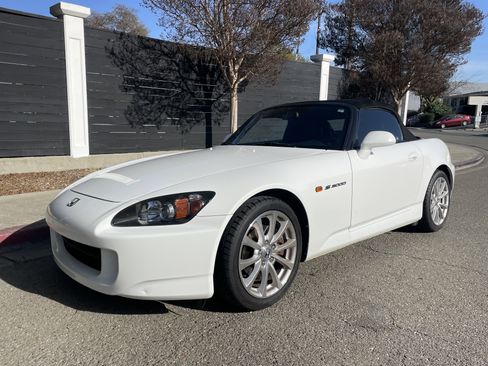 Used 2006 Honda S2000 image 3