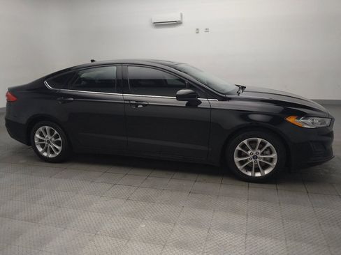 Used 2020 Ford Fusion SE FWD image 11