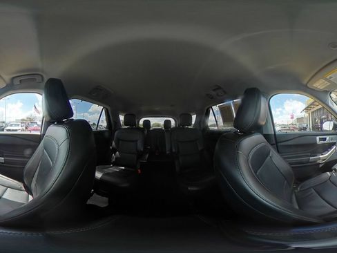 Used 2024 Ford Explorer Limited RWD image 46