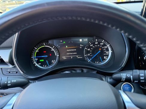 Used 2021 Toyota Highlander Limited image 13