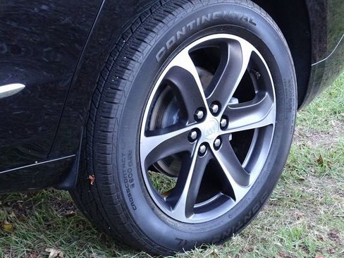 Used 2022 Buick Enclave Essence w/ Experience Buick Package image 34