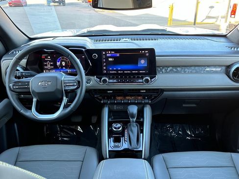Used 2025 Chevrolet Colorado ZR2 image 12