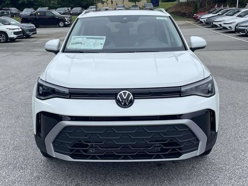 New 2026 Volkswagen Taos SE AWD/4WD image 2