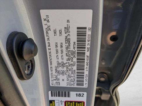 Used 2018 Toyota Tacoma TRD Off-Road image 22