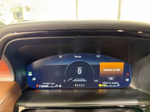 Used 2022 Lincoln Nautilus Reserve w/ Equipment Group 201A image 16