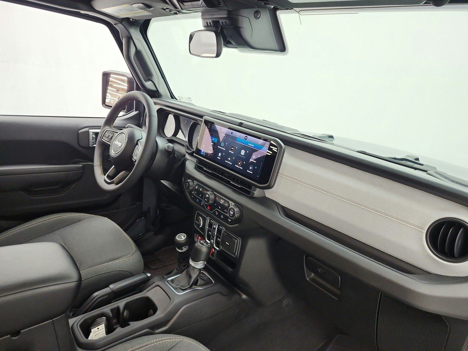 Used 2024 Jeep Wrangler Unlimited AWD/4WD image 18