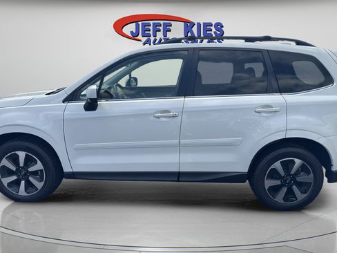 Used 2017 Subaru Forester 2.5i Limited AWD/4WD image 7