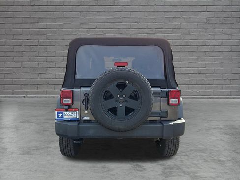 Used 2018 Jeep Wrangler Unlimited Sport S AWD/4WD image 10