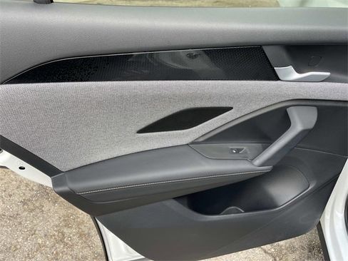 Used 2025 Volkswagen Tiguan S image 20