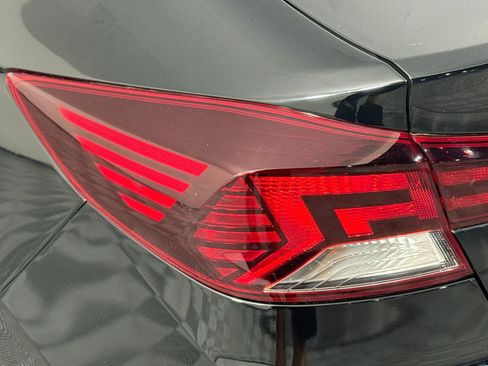 Used 2020 Hyundai Elantra SEL w/ Convenience Package (C2) FWD image 28
