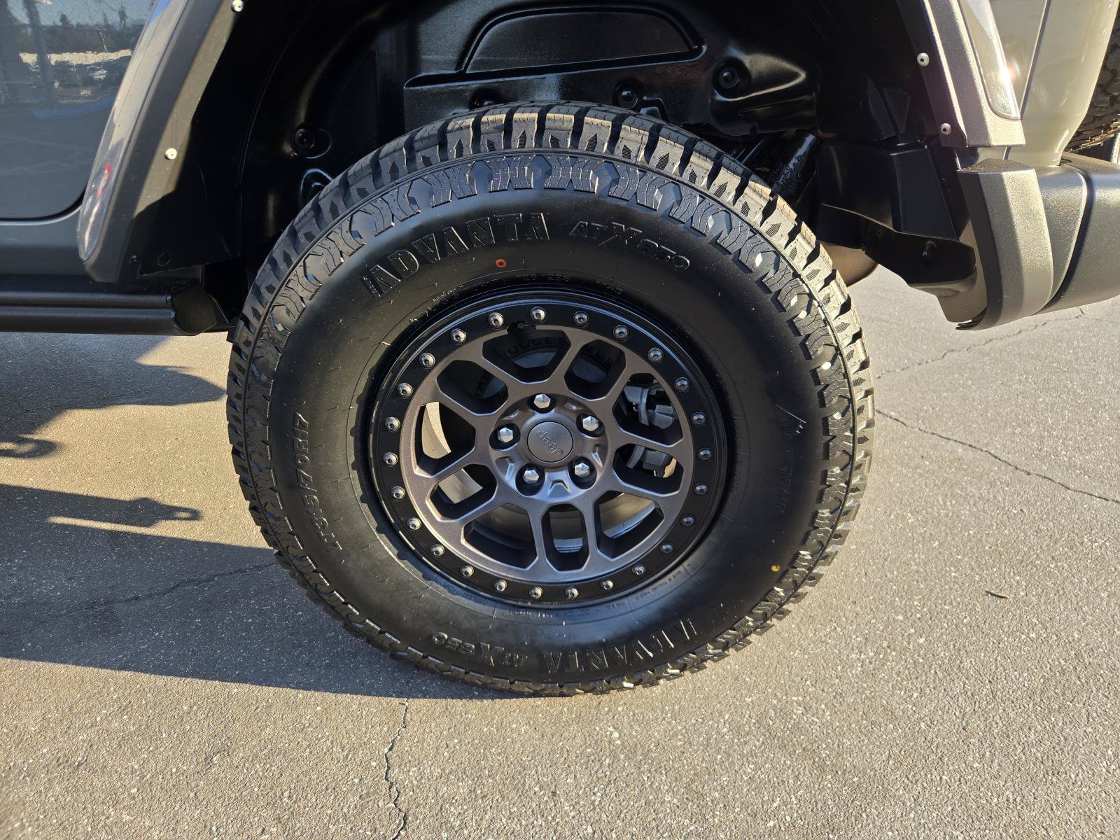 Used 2022 Jeep Wrangler Unlimited Rubicon w/ Xtreme Recon 35" Tire Package AWD/4WD image 38