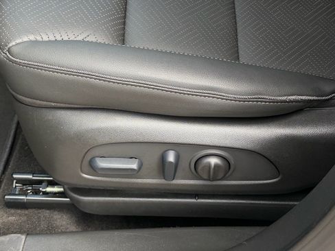 Used 2023 Buick Encore GX Essence w/ Experience Buick Package FWD image 12