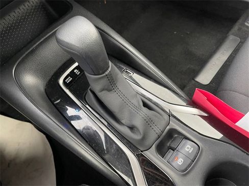 Used 2020 Toyota Corolla LE image 29