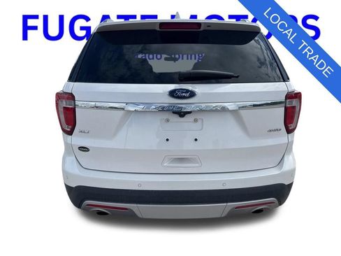 Used 2017 Ford Explorer XLT w/ Equipment Group 202A AWD/4WD image 4