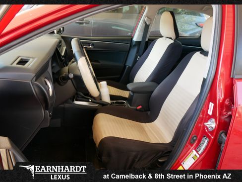 Used 2019 Toyota Corolla LE FWD image 2