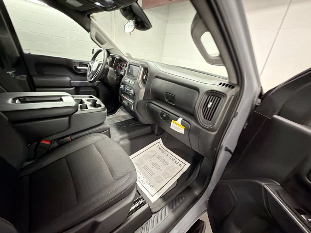 Certified 2025 Chevrolet Silverado 1500 Custom AWD/4WD image 27
