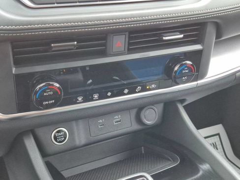 Certified 2023 Nissan Rogue SV AWD/4WD image 18