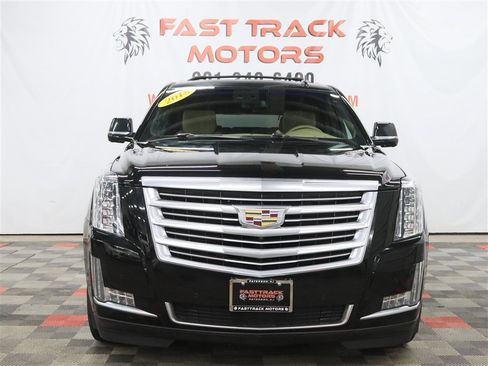Used 2018 Cadillac Escalade ESV Platinum AWD/4WD image 2