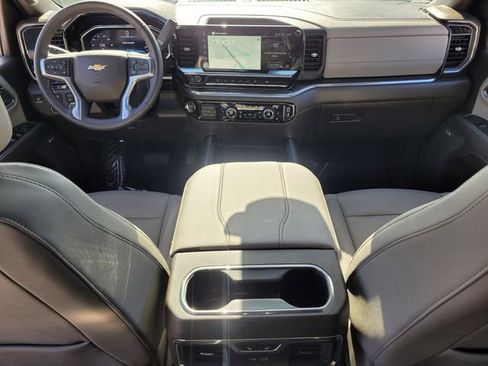 Used 2025 Chevrolet Silverado 2500 LTZ w/ LTZ Premium Package image 15