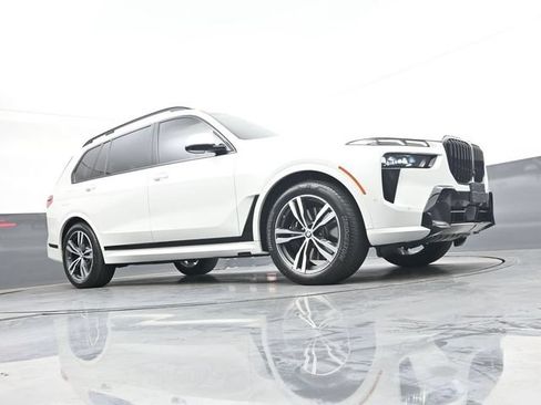 Used 2025 BMW X7 xDrive40i w/ M Sport Package AWD/4WD image 30