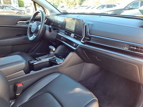 Certified 2025 Kia Sportage EX image 15