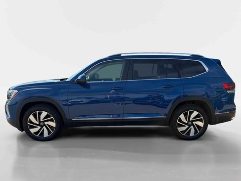 Used 2025 Volkswagen Atlas SEL AWD/4WD image 3