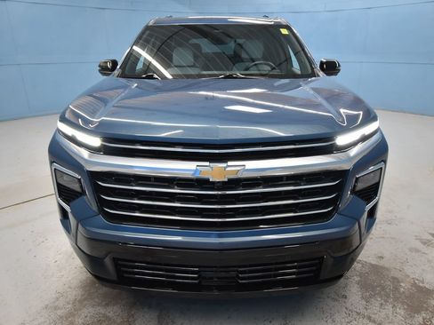 Used 2026 Chevrolet Traverse High Country w/ LPO, Floor Liner Package FWD image 32