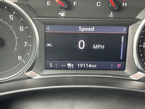 Certified 2024 Chevrolet Equinox Premier AWD/4WD image 21