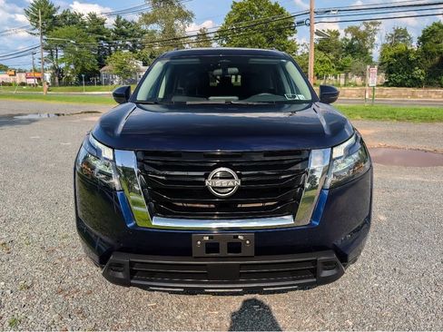 Used 2023 Nissan Pathfinder SV FWD image 2