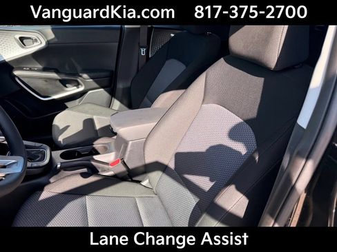 Certified 2025 Kia Soul LX w/ LX Technology Package FWD image 13