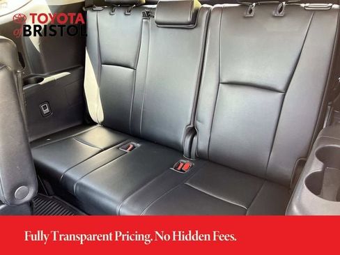 Used 2021 Toyota Highlander XLE AWD/4WD image 20