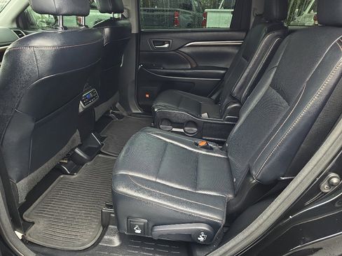 Used 2015 Toyota Highlander Limited Platinum image 18