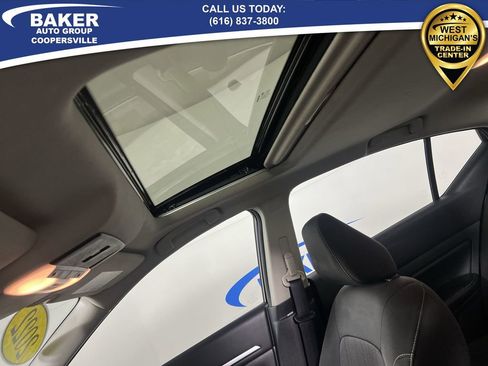 Used 2022 Nissan Altima 2.5 SV w/ SV Premium Package image 18