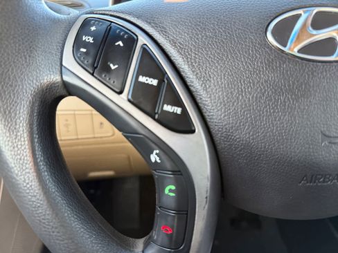 Used 2013 Hyundai Elantra GLS w/ Preferred Pkg image 21