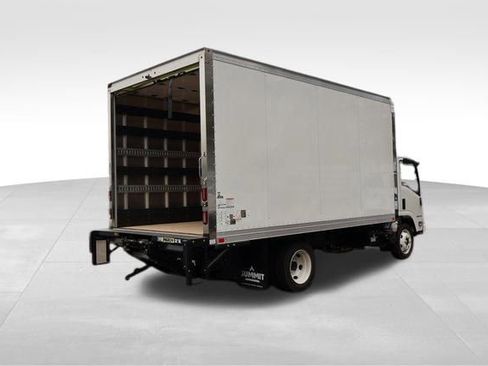 New 2025 Chevrolet Low Cab Forward image 8