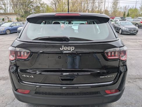 Used 2018 Jeep Compass Sport AWD/4WD image 12