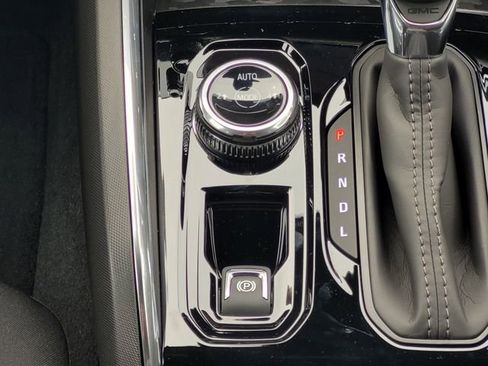 New 2026 GMC Canyon Elevation image 17