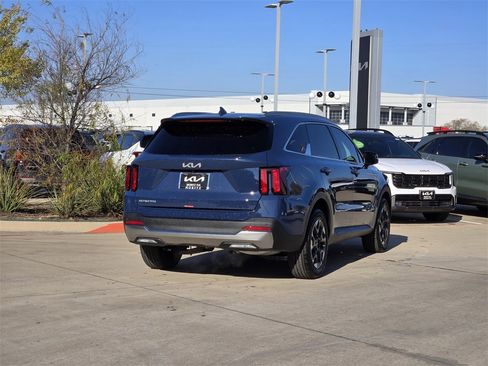 New 2026 Kia Sorento S image 4