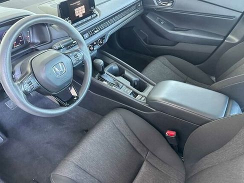 Used 2023 Honda Accord EX image 9