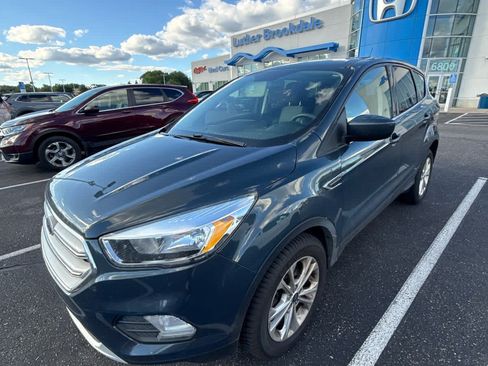 Used 2019 Ford Escape SE AWD/4WD image 1