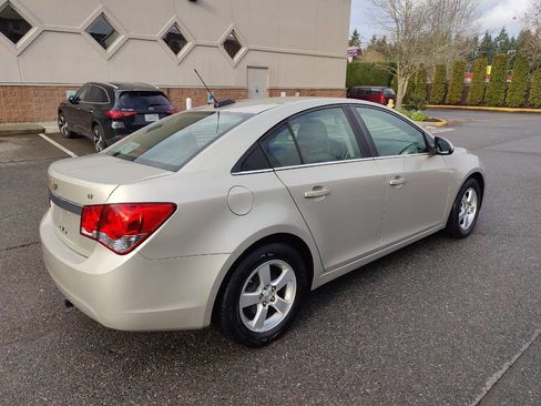 Used 2015 Chevrolet Cruze LT w/ Technology Package image 3