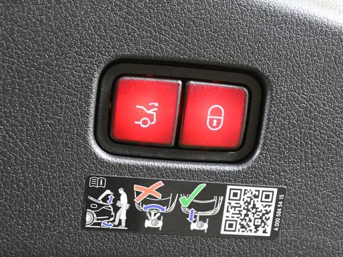 New 2026 Mercedes-Benz CLE 450 4MATIC Coupe image 34